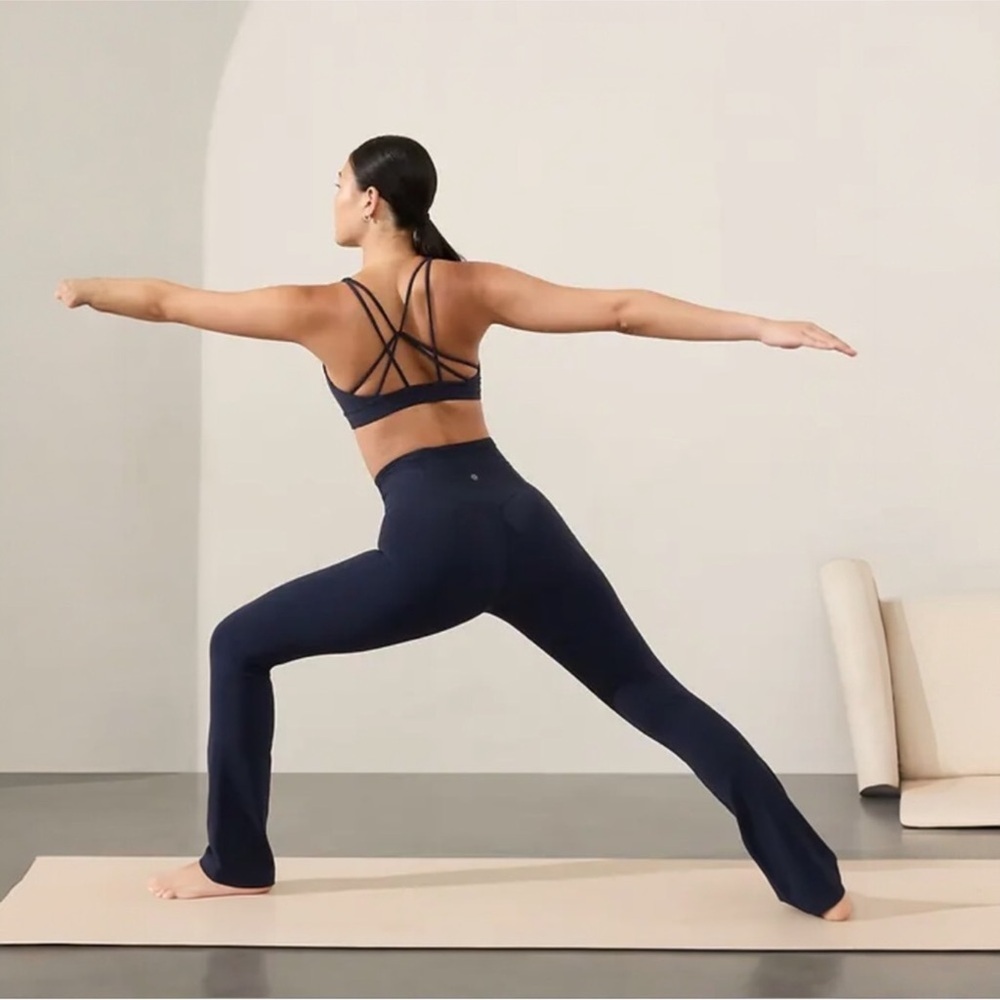 NWT Athleta Elation Ultra High Rise Straight Leg Pant in color Navy - Picture 2 of 10